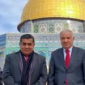 Ministro Inglés de Fe Musulmana visita la Montaña del Templo