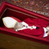 ¿Traerá la muerte del papa Francisco al Falso Profeta?